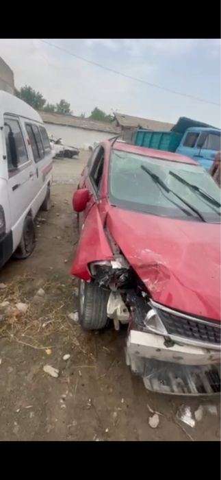 Sotiladi Nissan tida 2007 avariya dtp holat