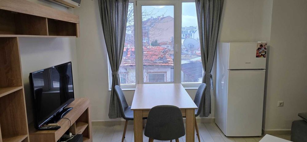 Дава се под наем Двустаен апартамент в Варна, Автогара - 65 кв.м за 428.91 € - Снимка #1