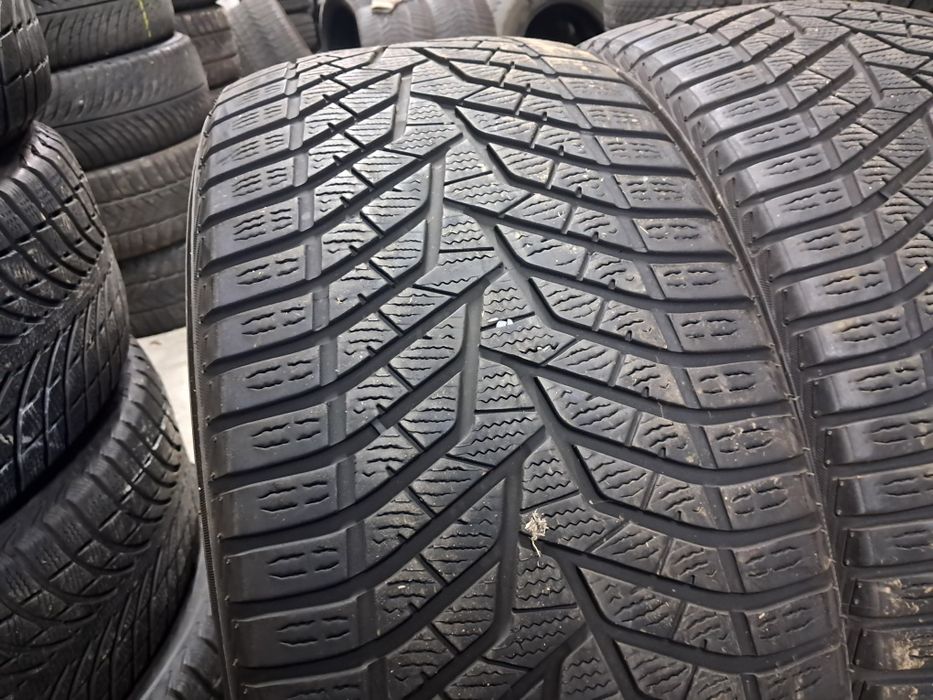 Anvelope second iarna 215 60 R17 Yokohama