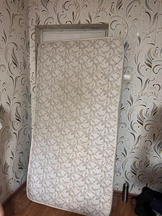 Кровать полуторка.