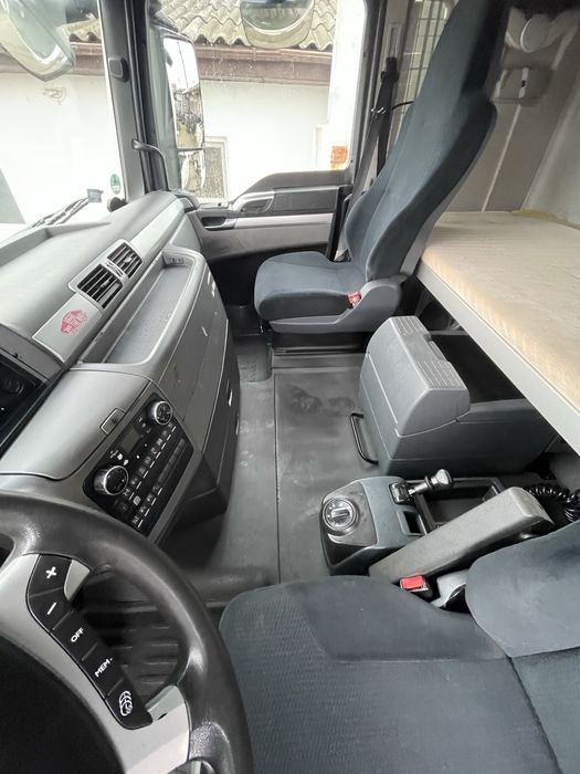 Vand sau schimb man tgx 440 standard automat intarder