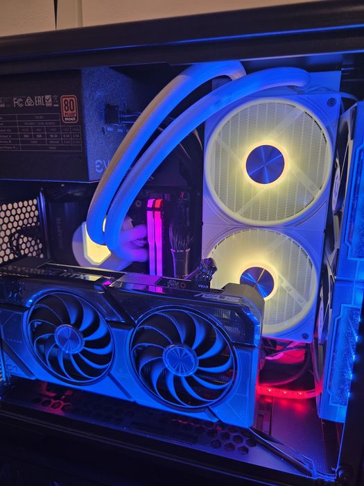 Геймърски компютър RTX 4070