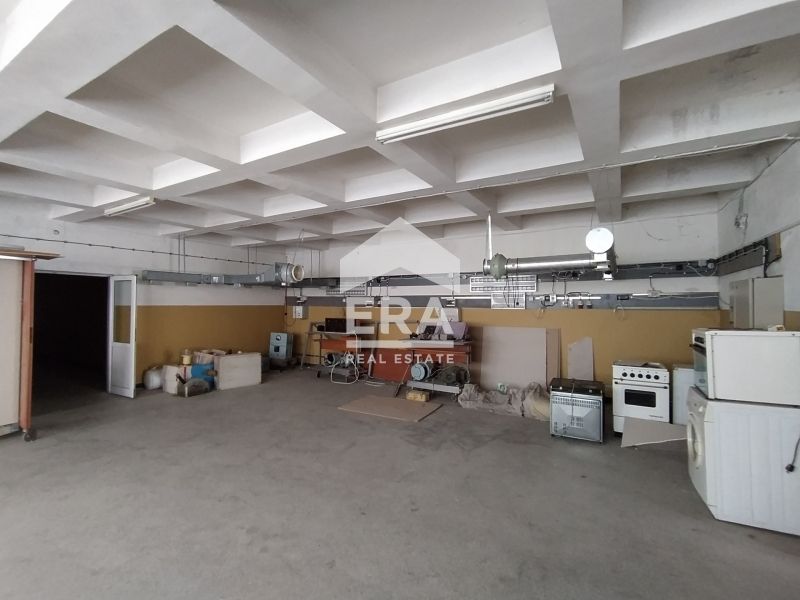 Бизнес имот Професионално-учебен център за продажба, в кв. Трошево, Ва