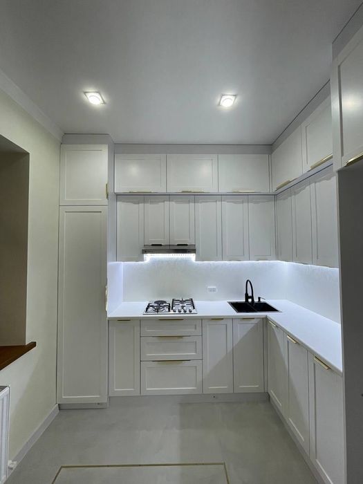 Sotiladi 1-etaj kvartira 23-maktab tinchlik plaza