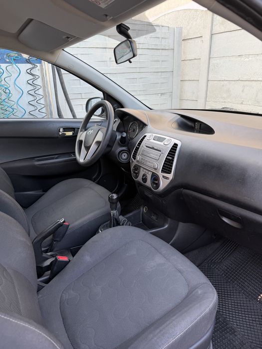 Hyundai i20 1.2 Benzină • 78 CP • 2011 • Hatchback