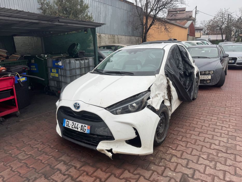 Toyota yaris avariata