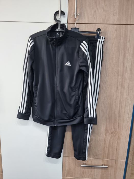 Дамски анцунг адидас