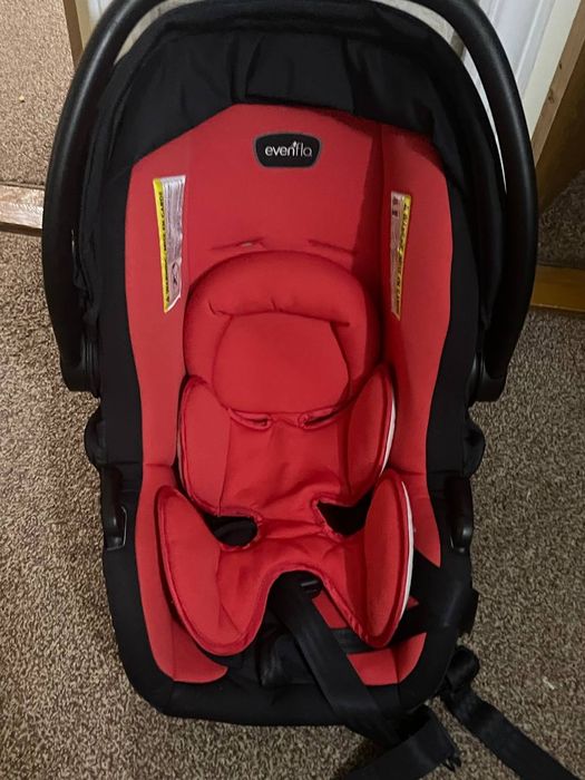 Детское автокресло-переноска Evenflo (0–13 кг)