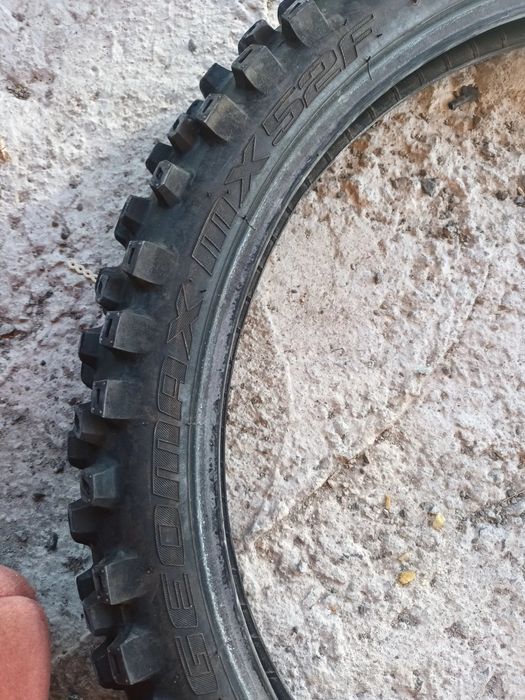 Продавам 1 брой мото гума 80 / 100 -21 51 M DUNLOP ДОТ 5018