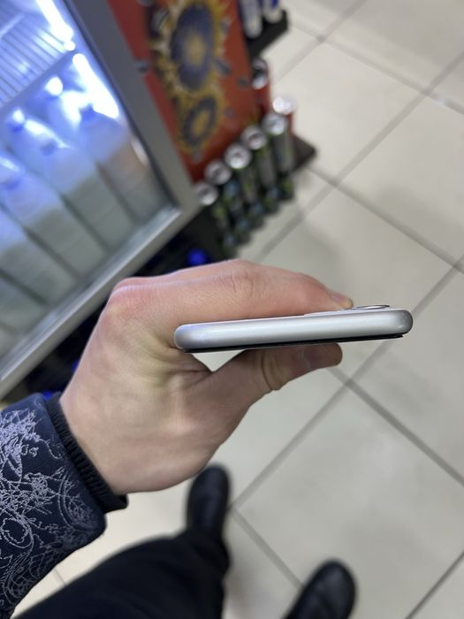 iphone 11 srochna sotiladi
