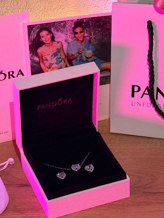 Подарочный набор, браслеты, кулоны, серьги