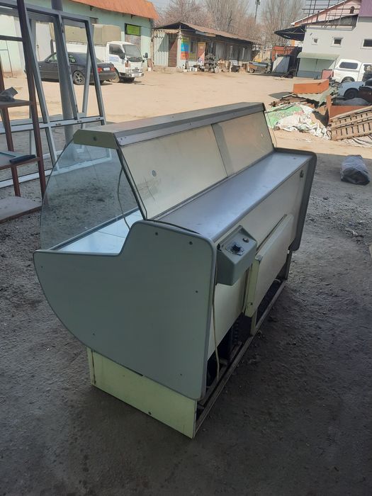 продам витриный холодильник