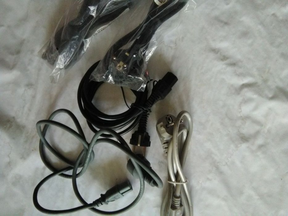 Продавам кабели.  .