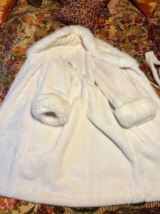 Haina alba lunga noua din blana eco nurca vizon Greenminks