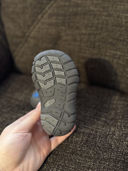 Боси обувки KEEN