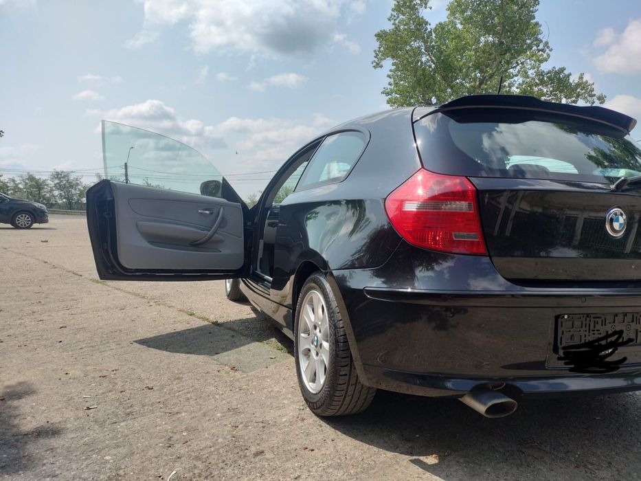 Vând Seria 1 E87 Coupe