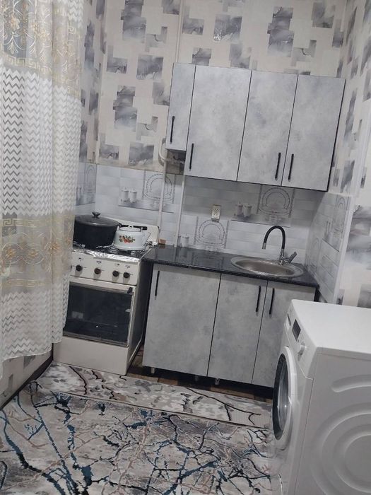 Сдается 1 комнатная квартира 
С обстановкой в горде Алмалыке