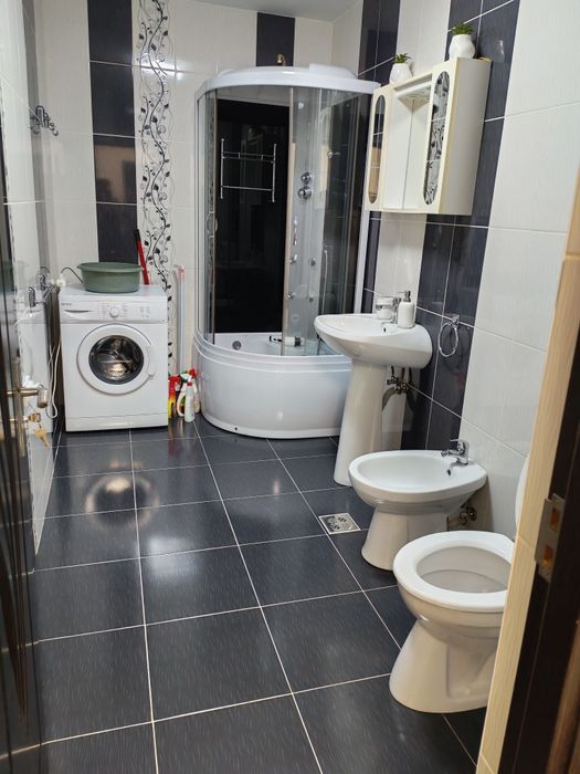 Închiriez apartament 40 mp plus balcon Florești/Florilor