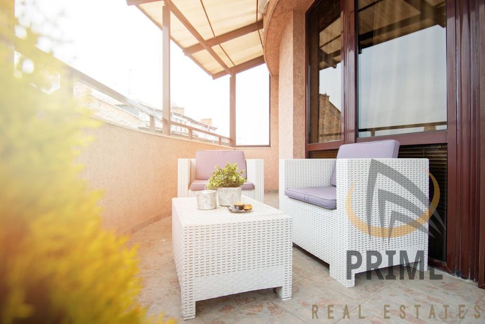 Център тристаен апартамент обзаведен