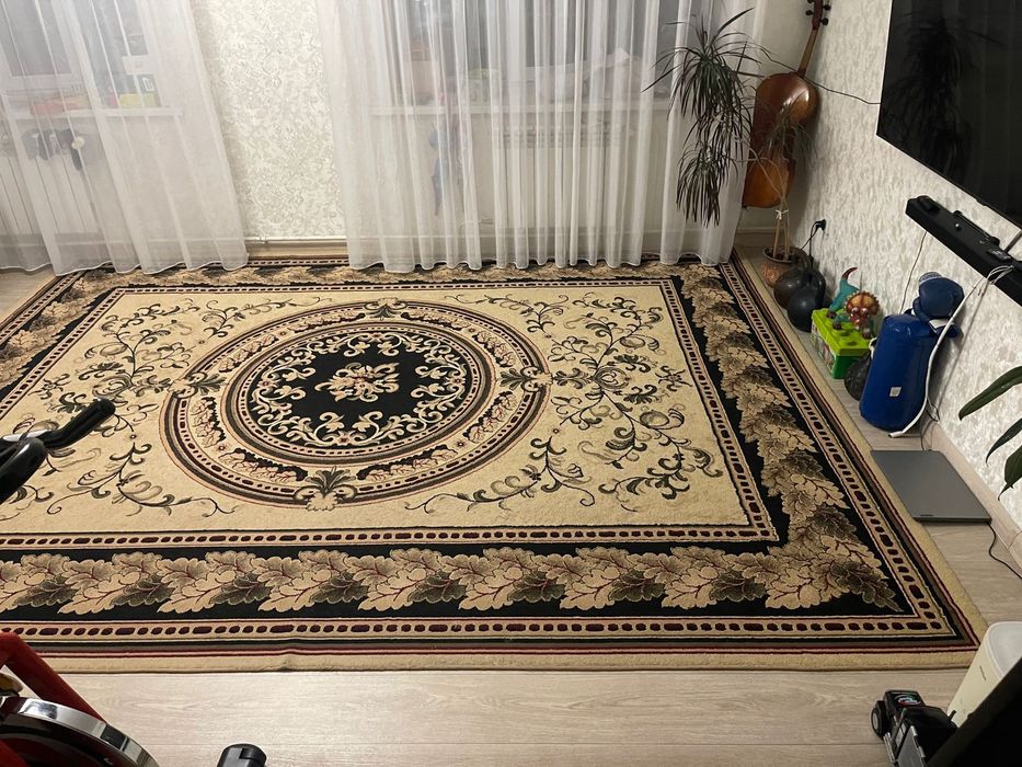 Продам ковёр 3х4 метра