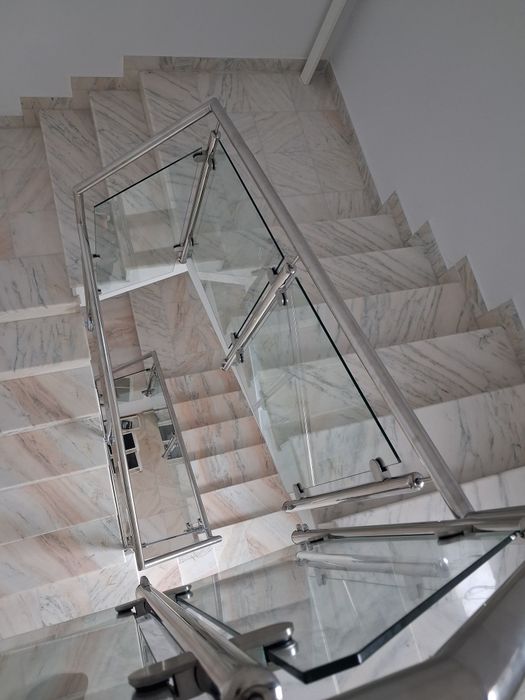balustrada sticla si inox