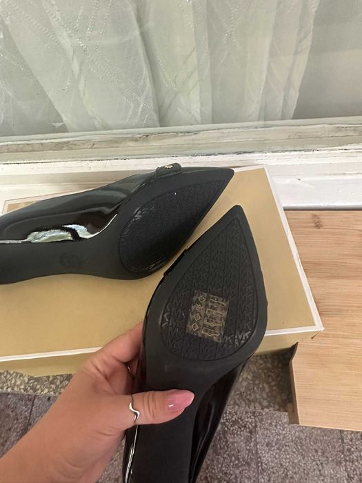 Дамски обувки с ток Michael Kors