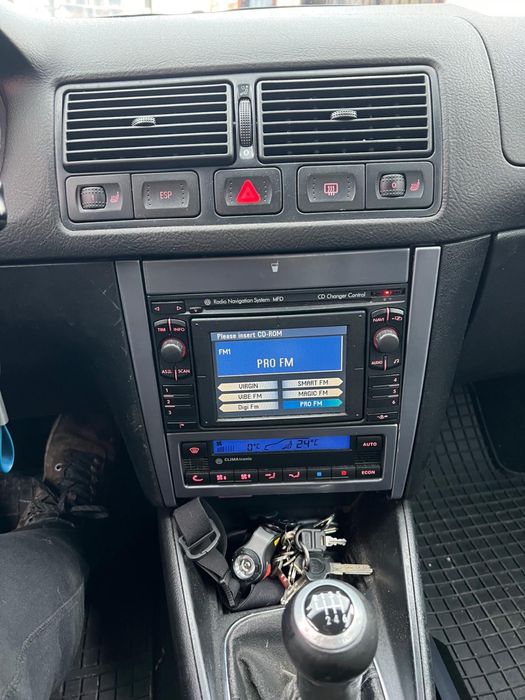 Vw Golf 4x4  clima tempomat navi scaune calde carlig remorcare