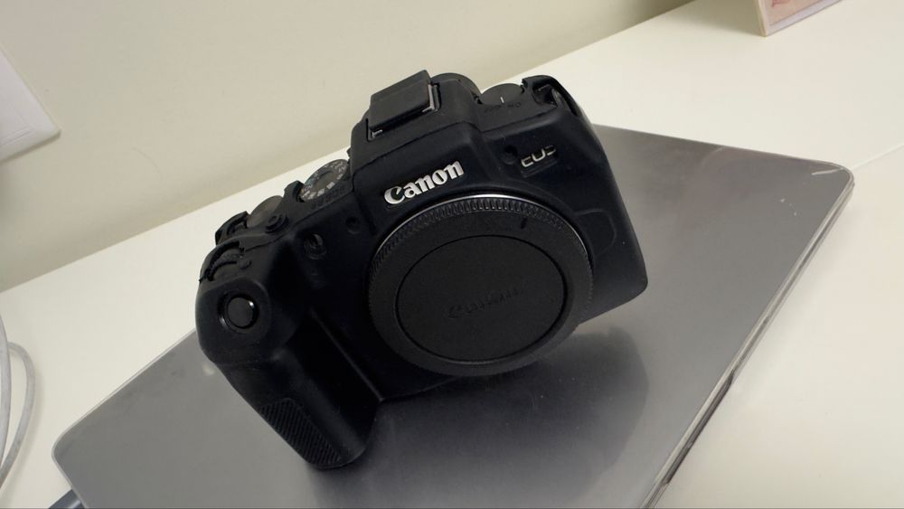 Canon RP полнокадровый тушка