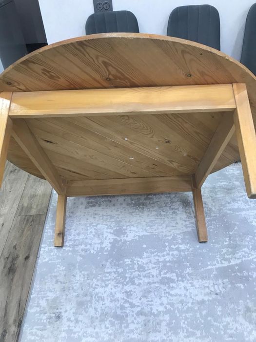 Круглый стол чистое дерево