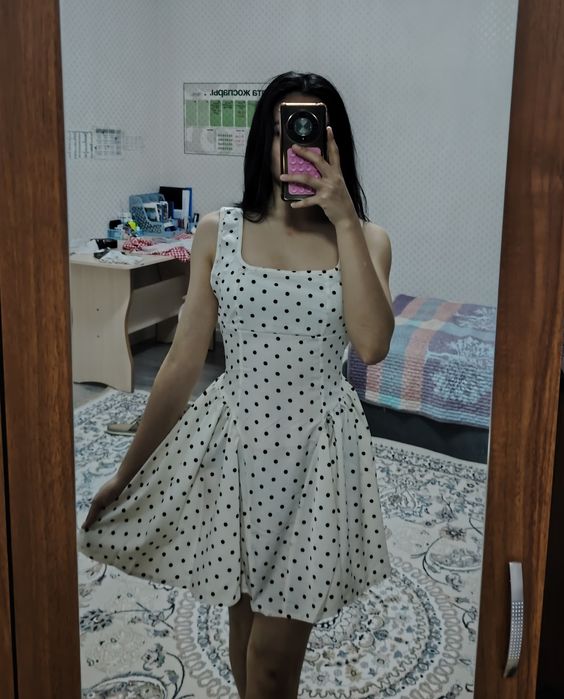 Летнее платье в горошек