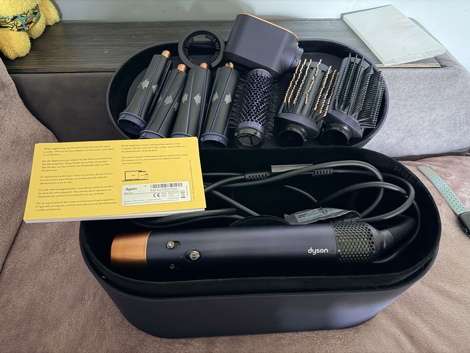 Продам оригинальный Dyson Airwrap HS01