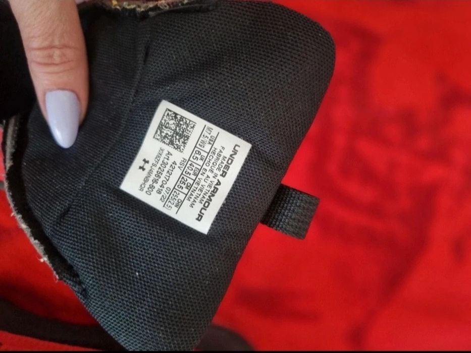 Adidasi under armour