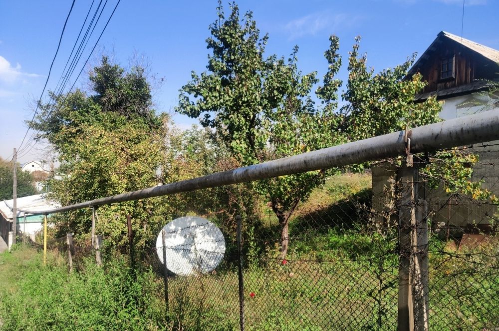 Продам участок  с домом