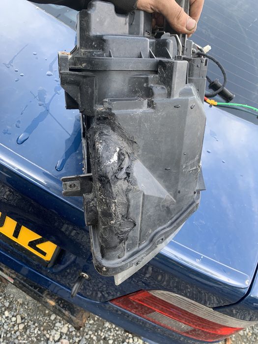 Продаваме фейс фарове за бмв е90 bmw e90