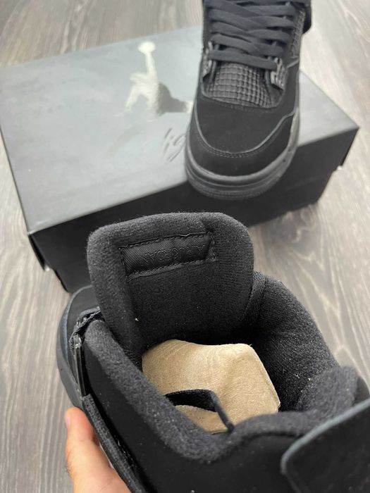 Jordan 4 Black Cat (Calitate Premium)