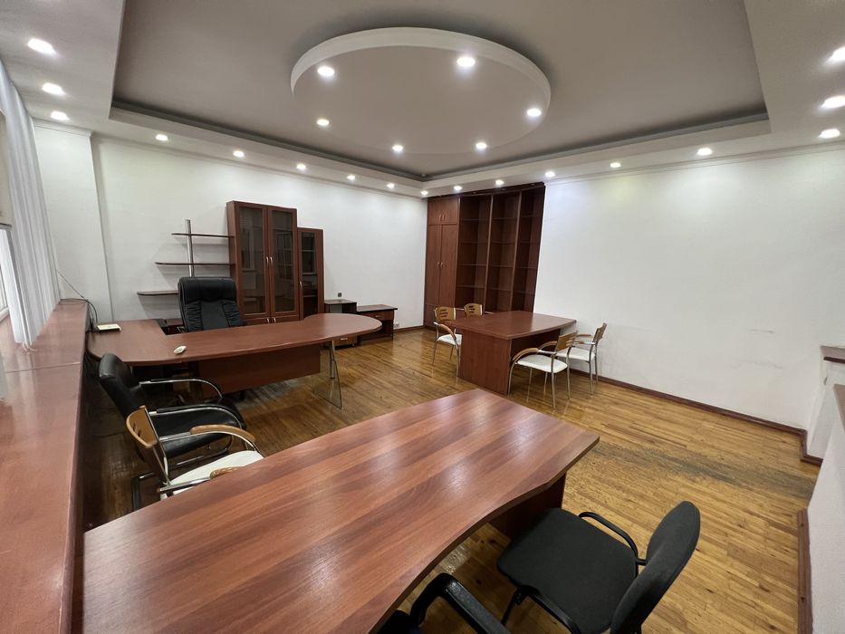 Аренда под офис С Мебелью! 2 комната, 2 минут от метро Айбек! 55м2