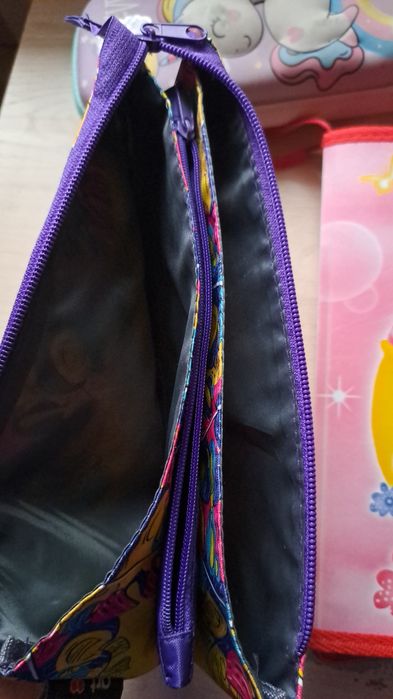 развивающие игры и пеналы и прочее.