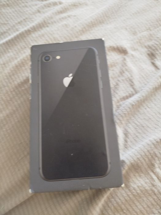 Продам iPhone 8 в плохом состоянии