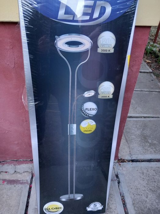 Vând lampadar cu lumină led,nou,cumparat din Germania.