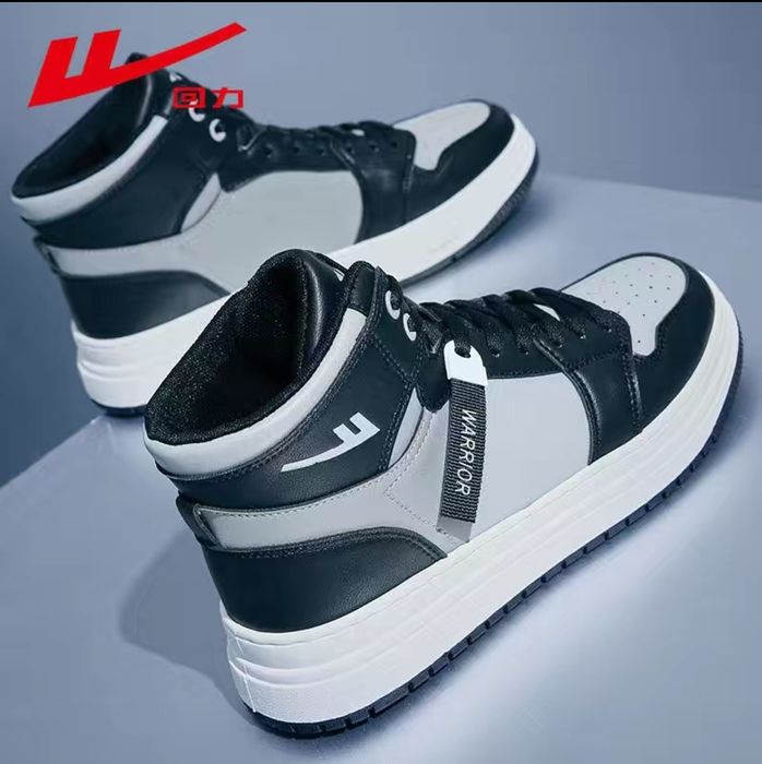 Новые кроссовки 42 размер