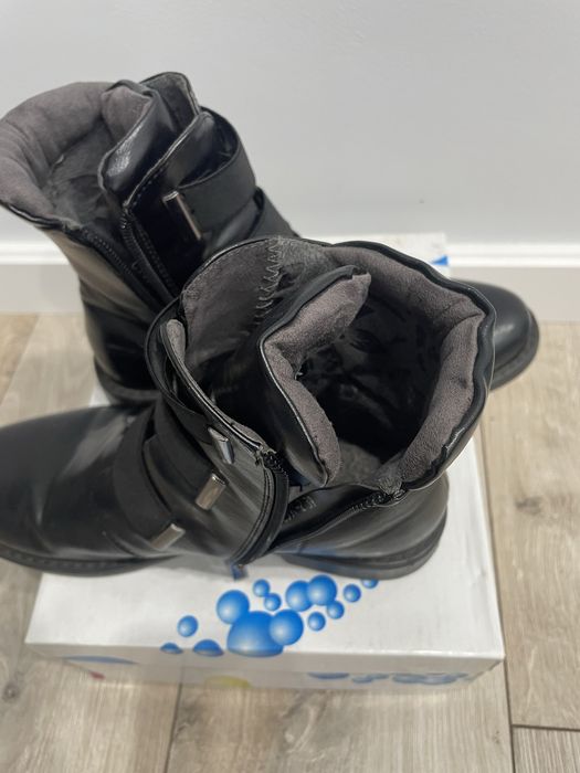 Продам демисезонные ботинки размер 38