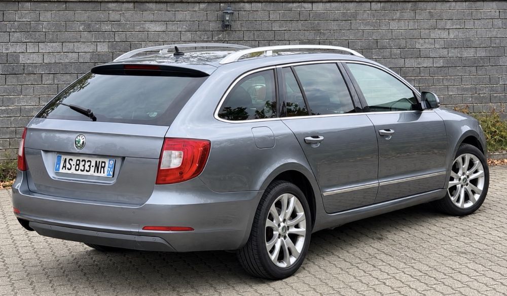 SKODA Superb 2011 — imagine 4
