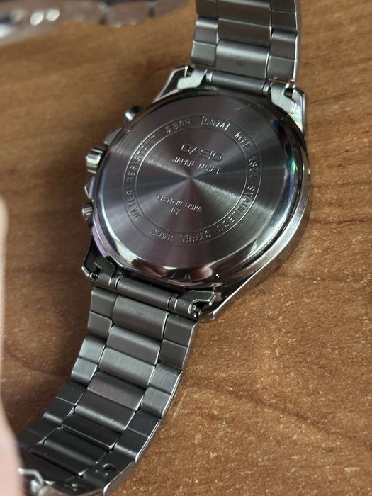 Продам кварцевые часы Casio