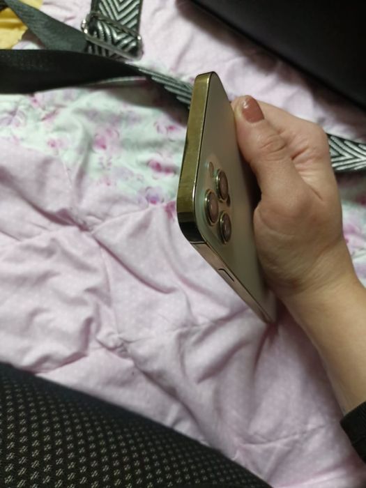 Ссрочно продам 12 про макс