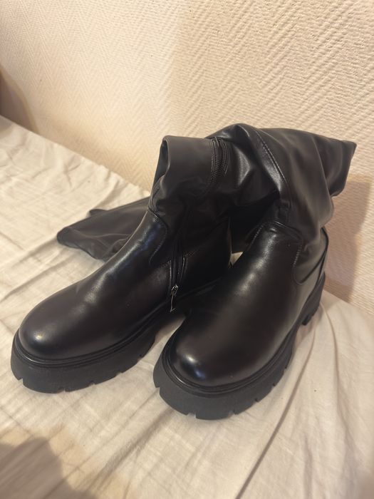 Продаю зимние сапоги ботфорты