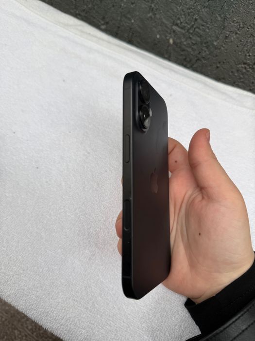 iPhone 16 128gb black
