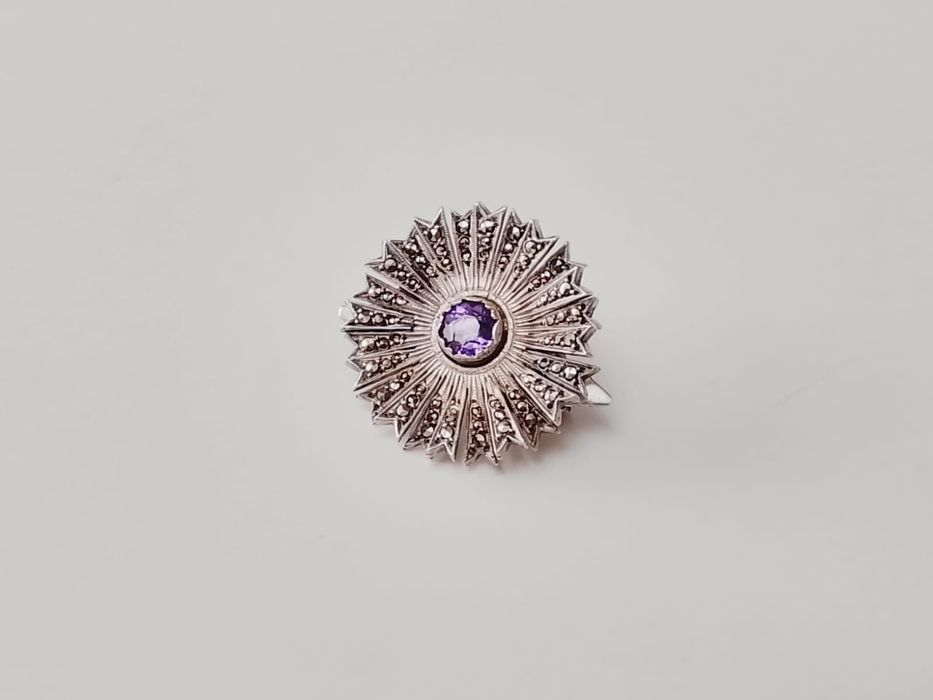 Brose veche din argint, in forma de floare, ametist, STERLING