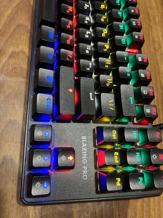 Продам клавиатуру БУ