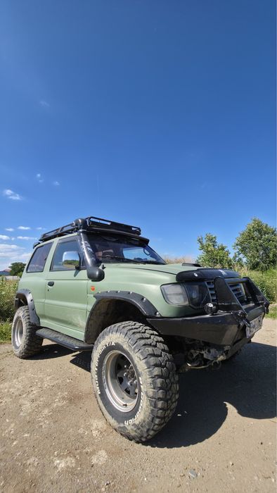 Vand sau schimb Mitsubishi pajero top masina