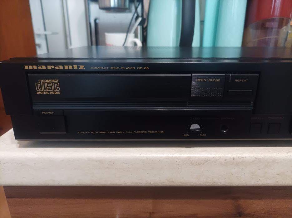 Продавам CD player Marantz CD 65